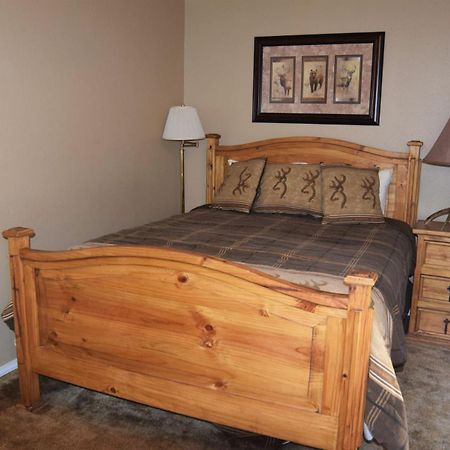 Claim Jumper Townhouse 16 - On The River - Across From The Fishing Ponds - In Town - Near The Ski Area - Fireplace - Wifi - Sate Red River Eksteriør bilde