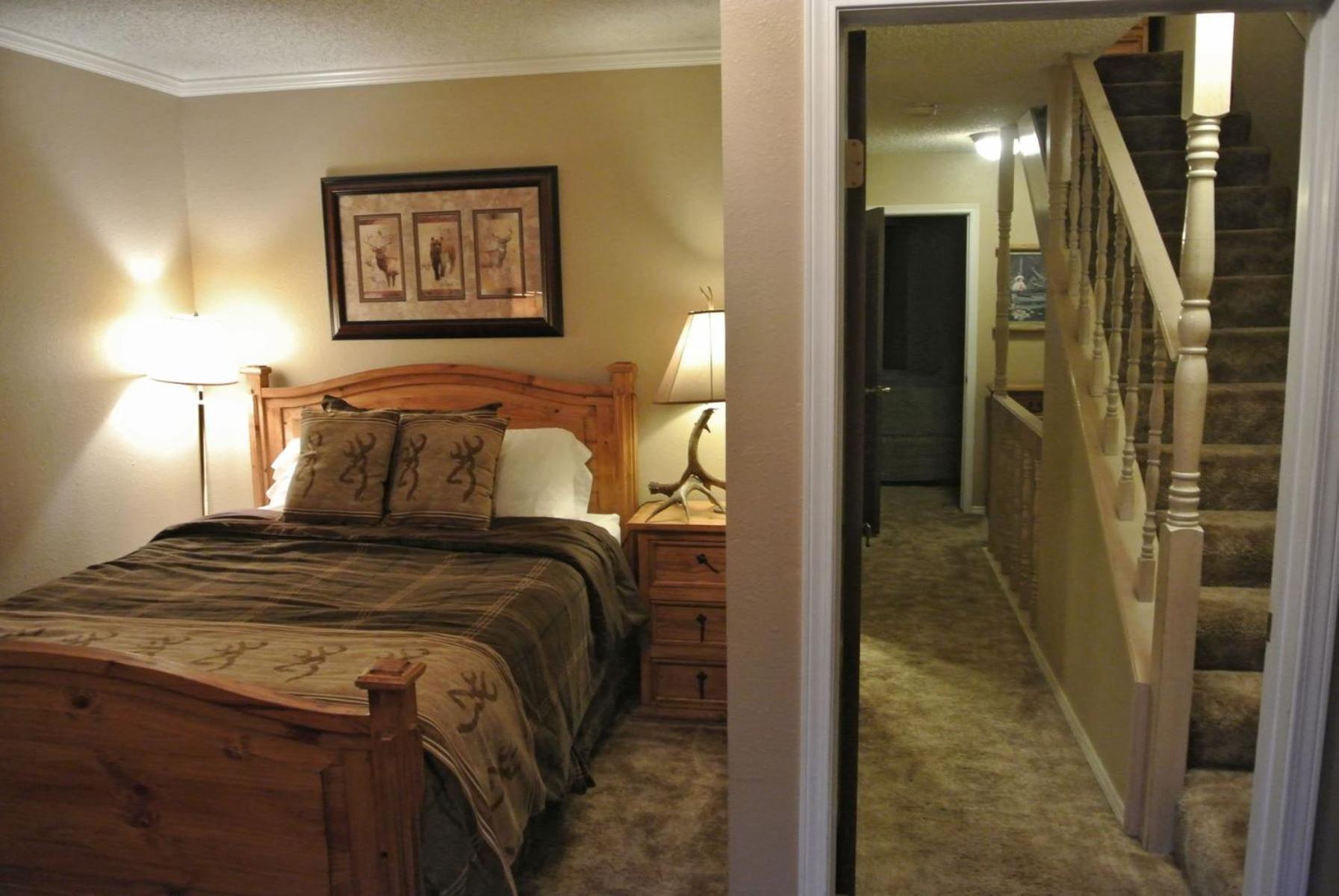Claim Jumper Townhouse 16 - On The River - Across From The Fishing Ponds - In Town - Near The Ski Area - Fireplace - Wifi - Sate Red River Eksteriør bilde
